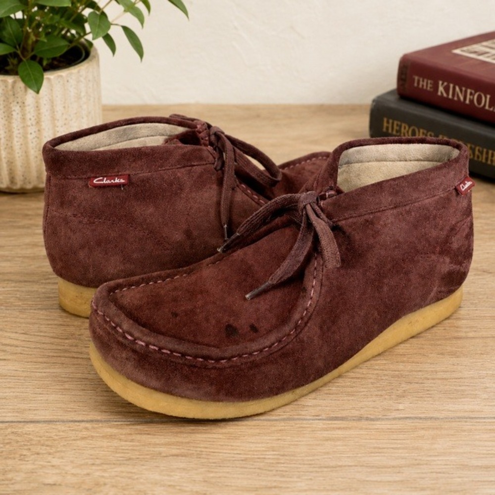 Clarks Wallabee Chukka Boots Mens 8.5 Burgundy Suede Crepe Sole Casual Shoes